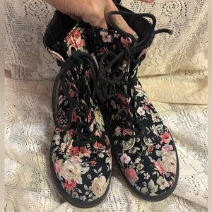 Floral Canvas Lace-Up Combat Style Women's Boots